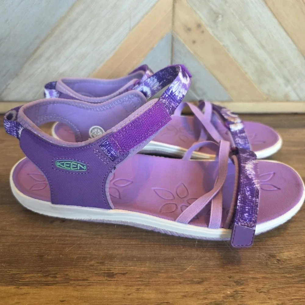 Keen Shoes Youth Size 6 Purple & White Hook and Loop Strappy Sandals Water Sport